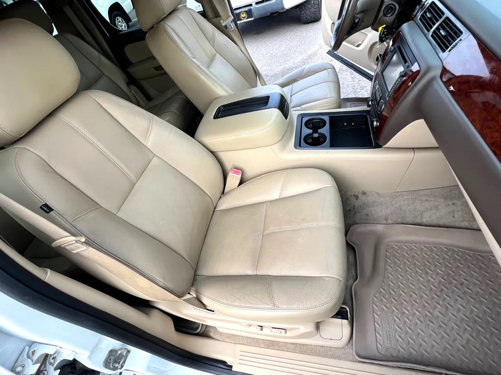 2013 Chevrolet Suburban Image 6