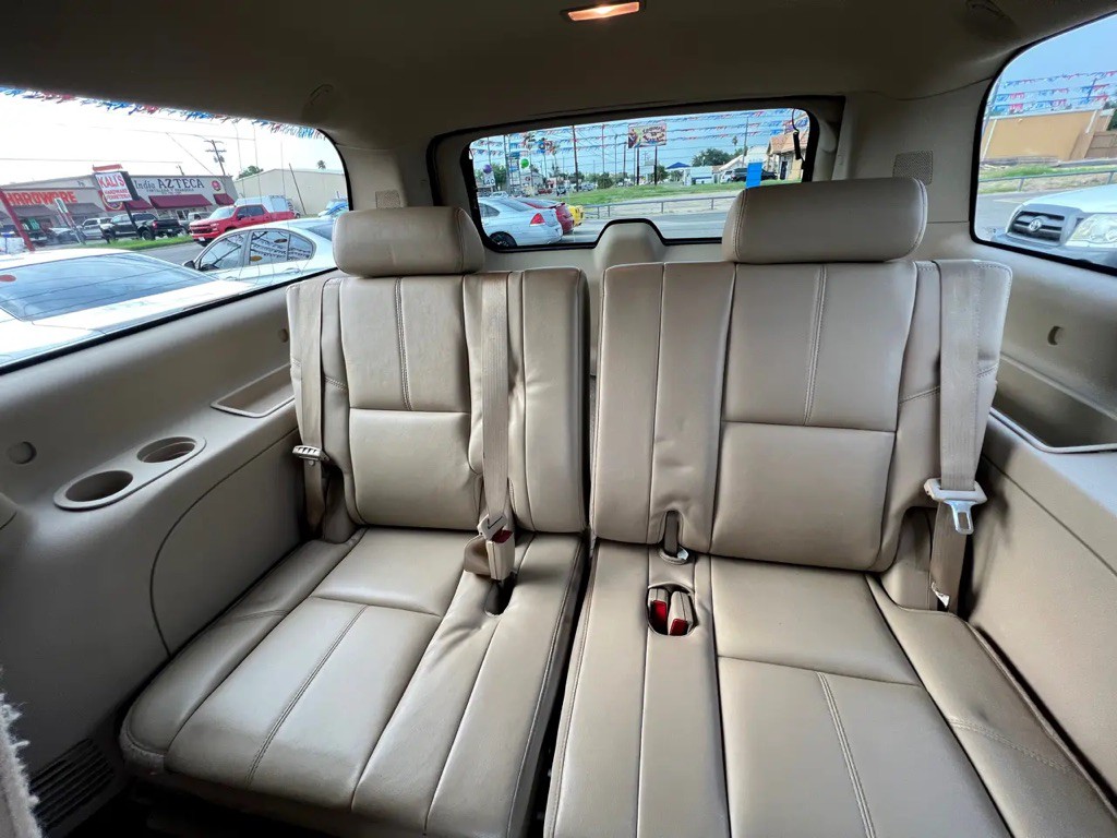 2013 Chevrolet Suburban Image 9