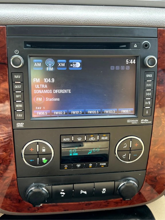 2013 Chevrolet Suburban Image 12