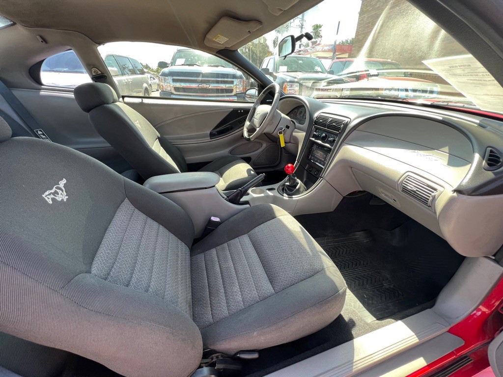 2002 Ford Mustang Image 8