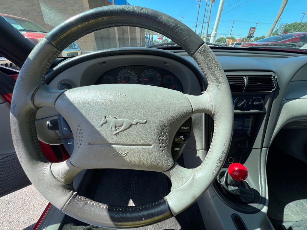 2002 Ford Mustang Image 11