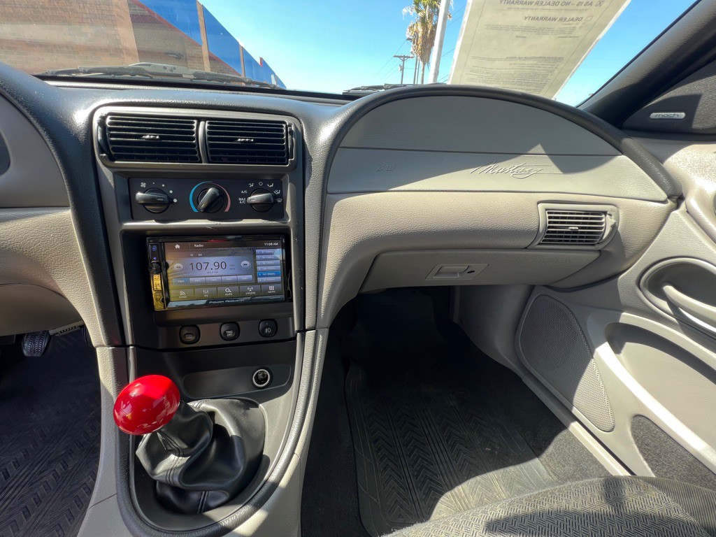 2002 Ford Mustang Image 12