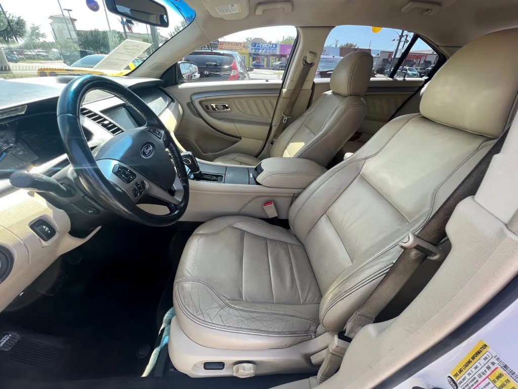 2014 Ford Taurus Image 5