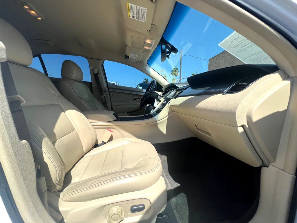 2014 Ford Taurus Image 6