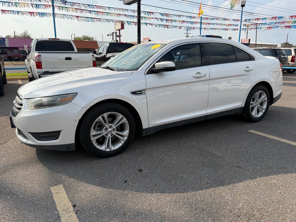 2014 Ford Taurus Image 2