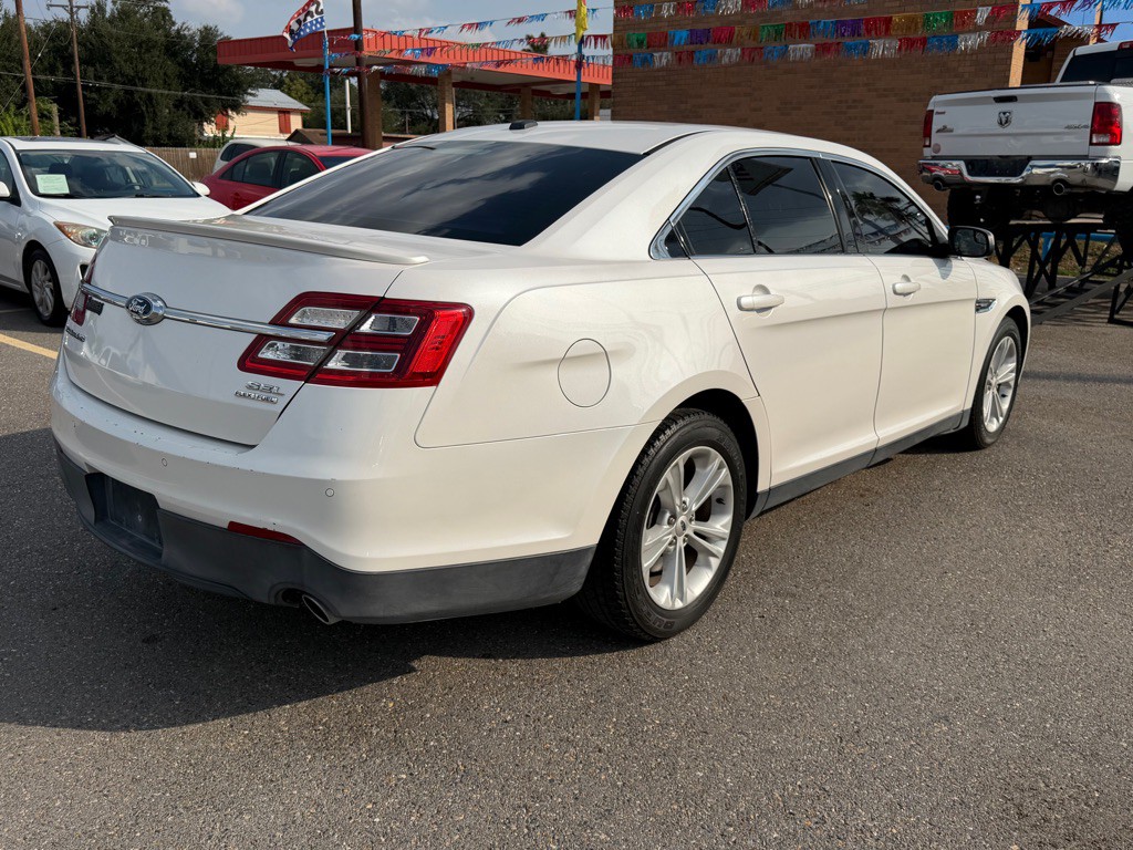 2014 Ford Taurus Image 5