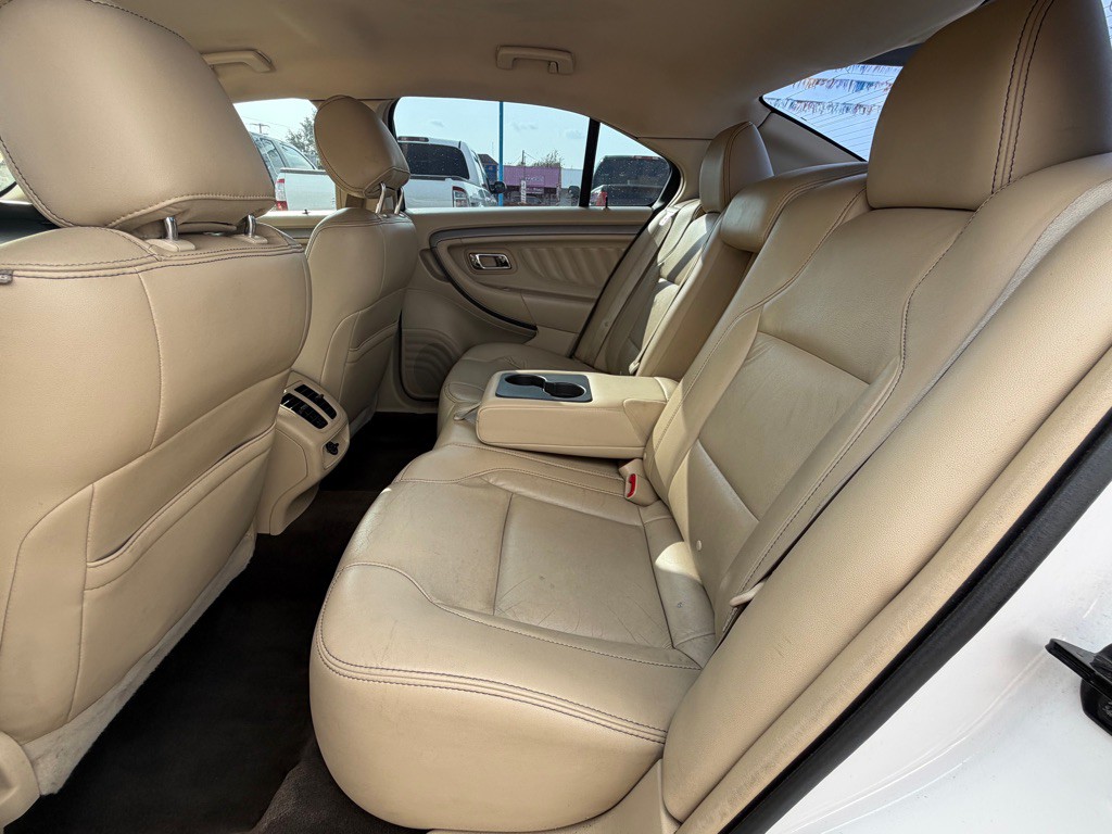 2014 Ford Taurus Image 8