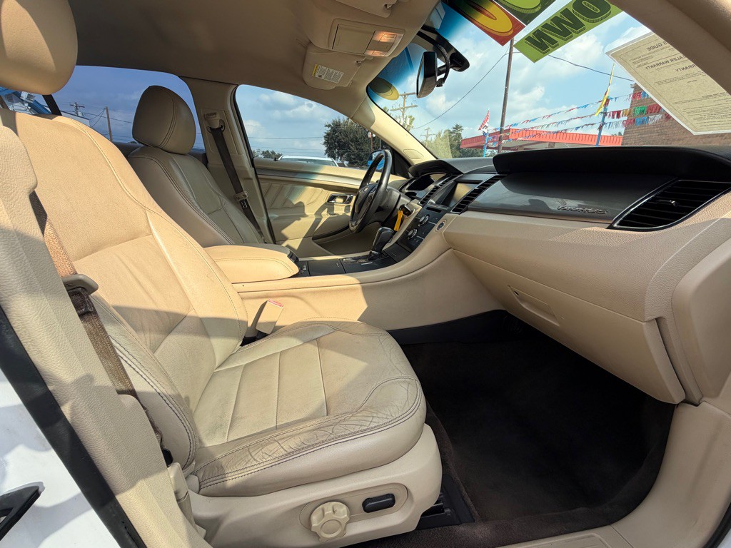 2014 Ford Taurus Image 9