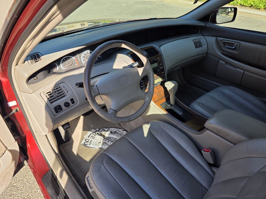 2001 Toyota Avalon Image 10