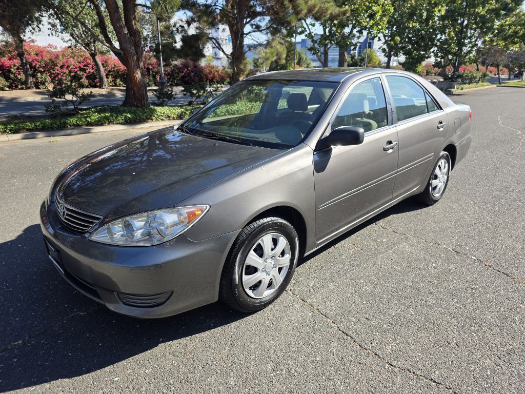 2005 Toyota Camry Image 1