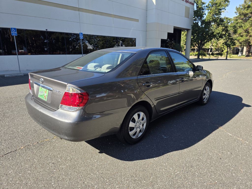 2005 Toyota Camry Image 6