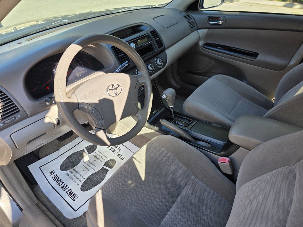 2005 Toyota Camry Image 12