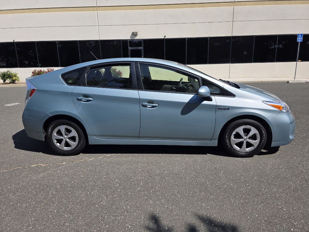 2015 Toyota Prius Image 6