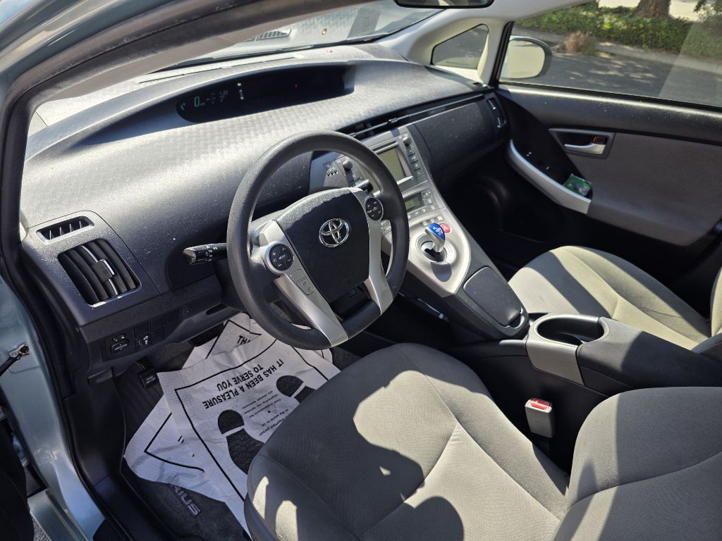 2015 Toyota Prius Image 11