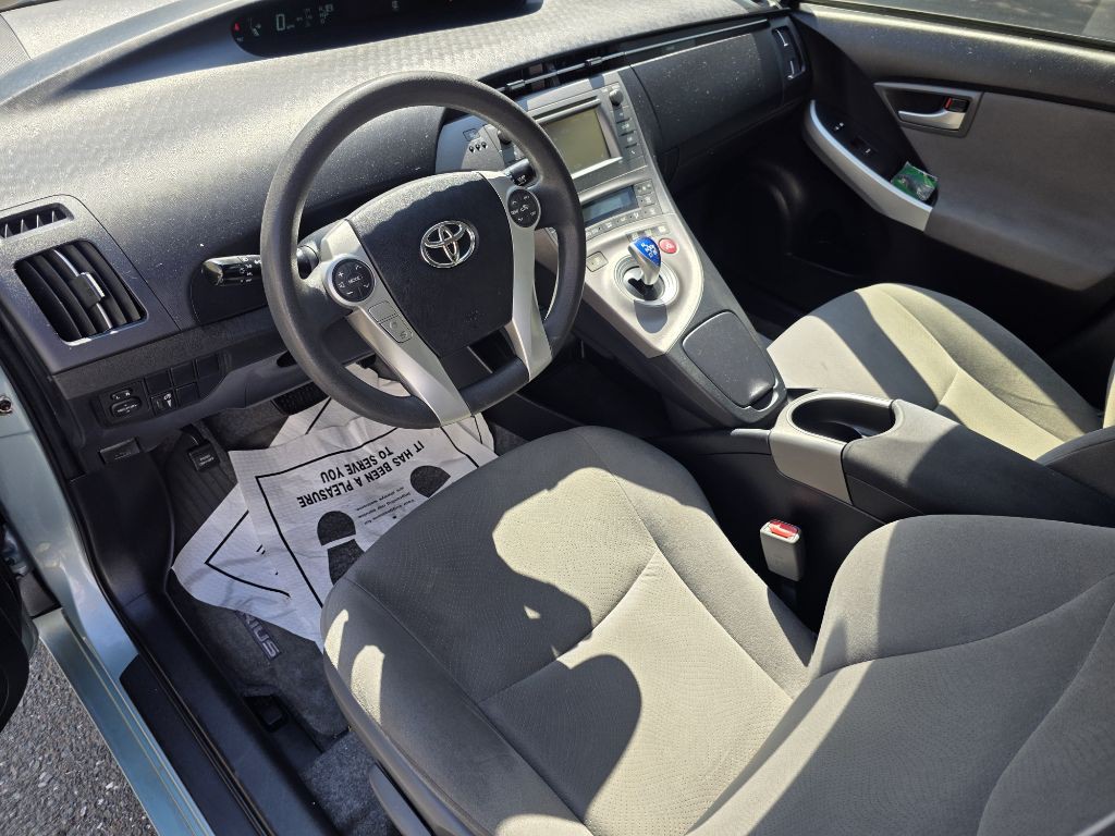 2015 Toyota Prius Image 13