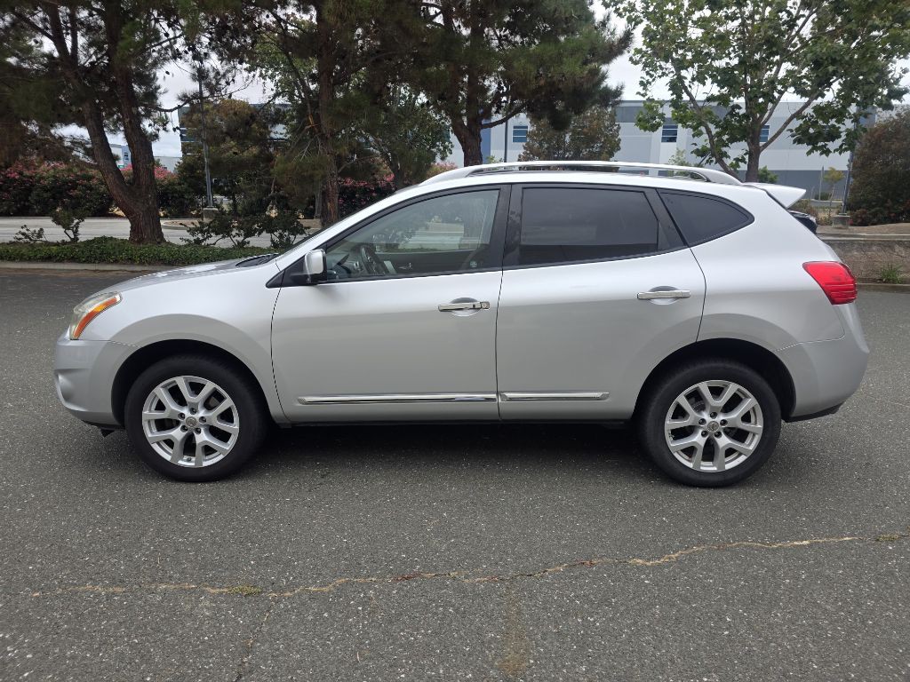 2013 Nissan Rogue Image 1