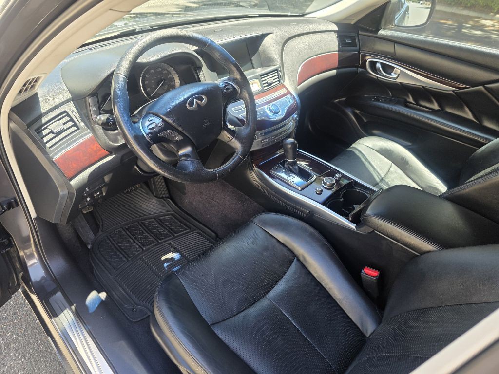 2011 INFINITI M37 Image 13