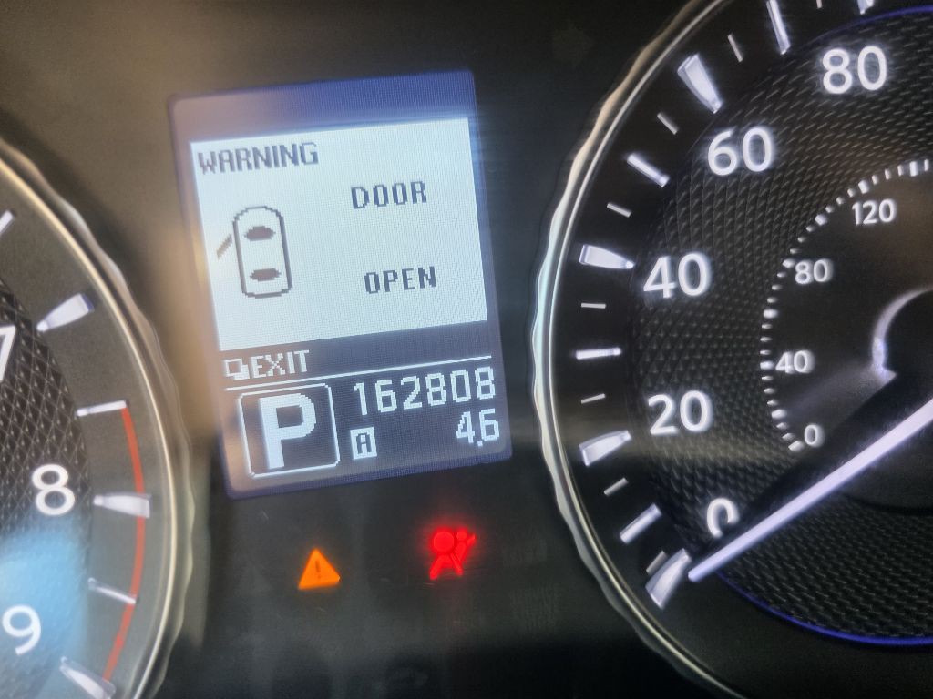 2011 INFINITI M37 Image 16