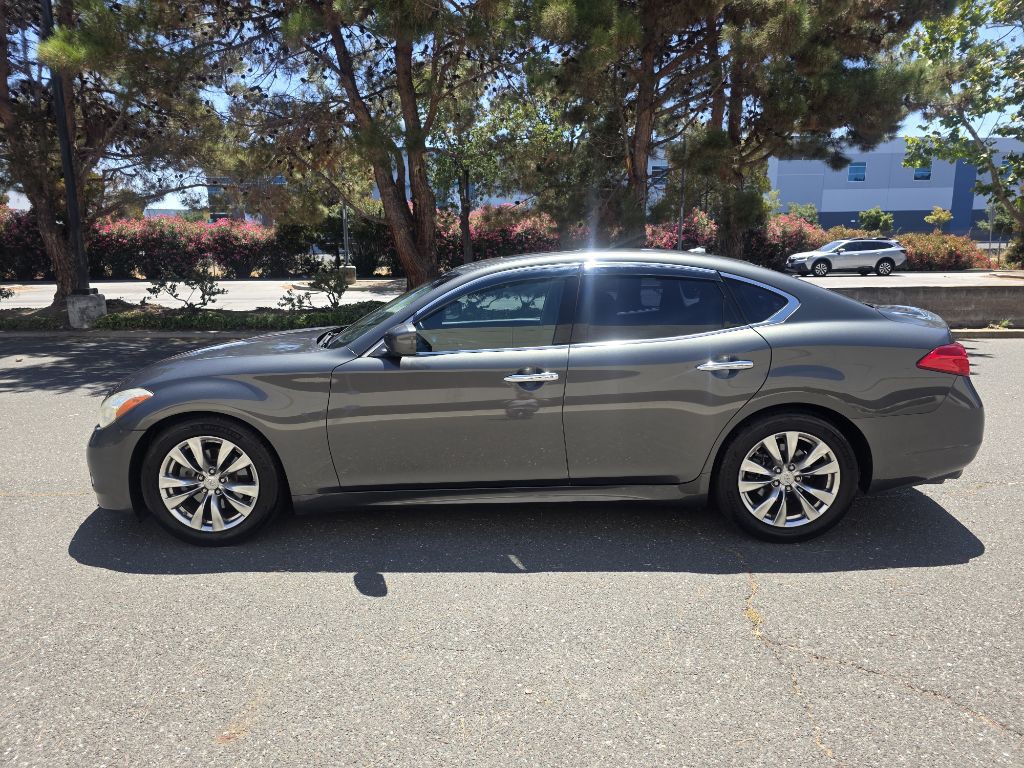 2011 INFINITI M37 Image 18