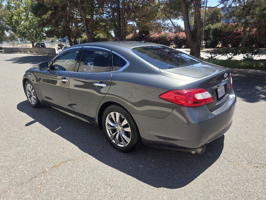 2011 INFINITI M37 Image 19