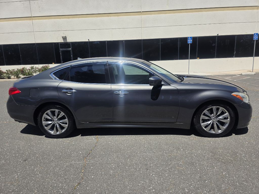 2011 INFINITI M37 Image 22