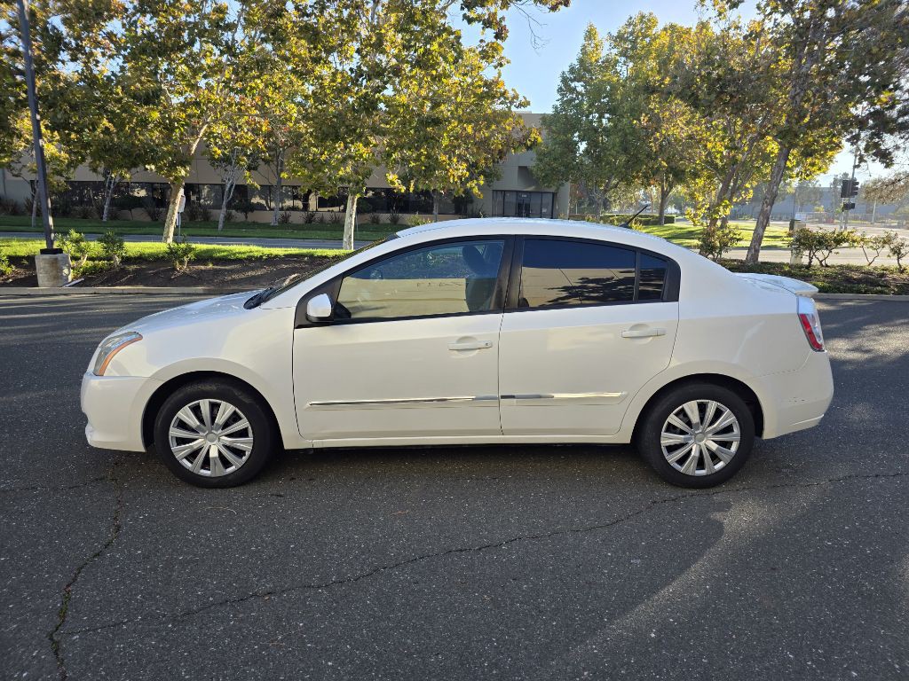 2011 Nissan Sentra Image 2