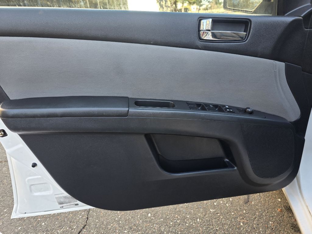 2011 Nissan Sentra Image 16