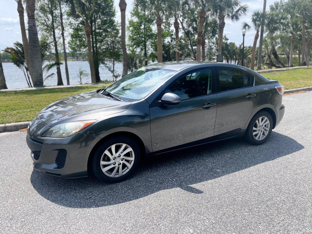 2012 Mazda Mazda3 Image 2