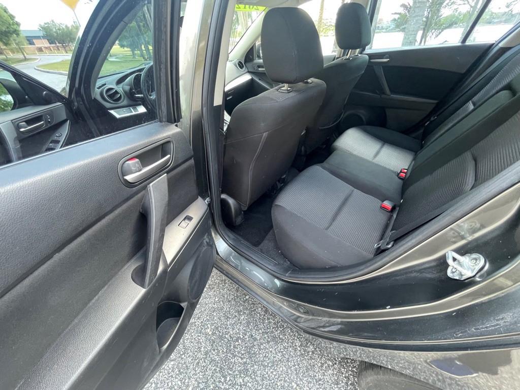2012 Mazda Mazda3 Image 12