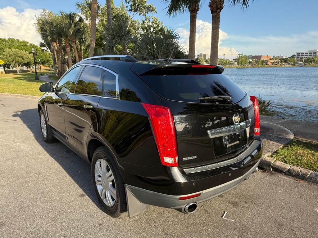2011 Cadillac SRX Image 8