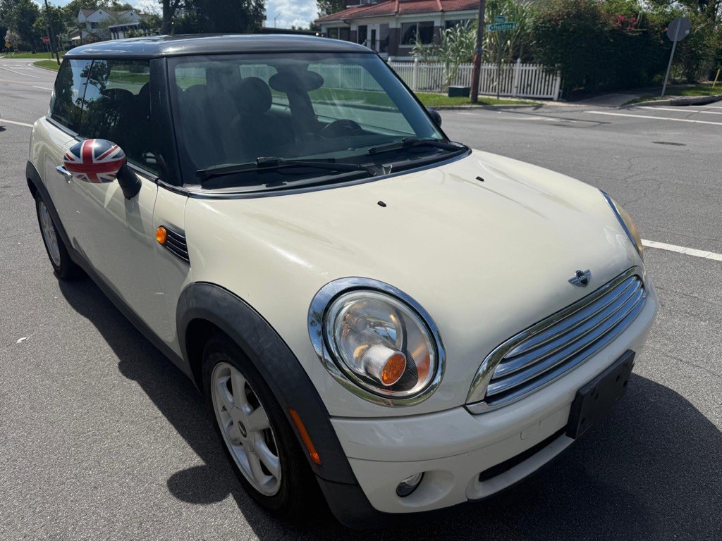 2009 MINI Cooper Image 5