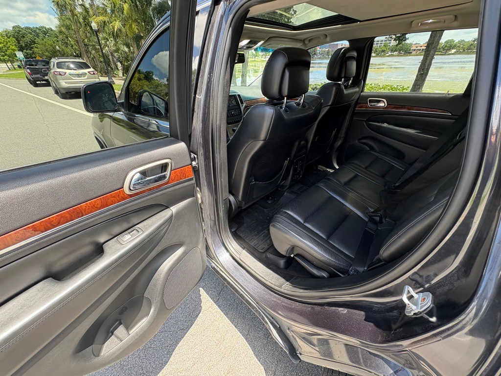 2012 Jeep Grand Cherokee Image 10