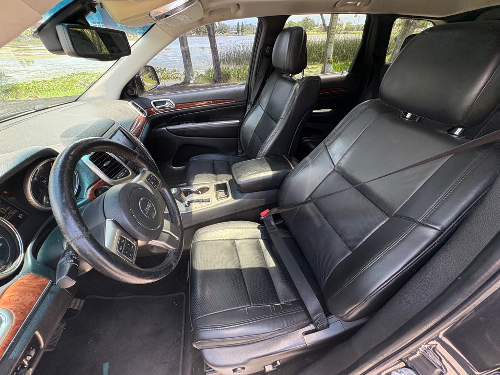 2012 Jeep Grand Cherokee Image 16