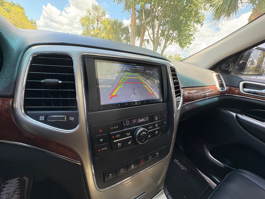 2012 Jeep Grand Cherokee Image 17