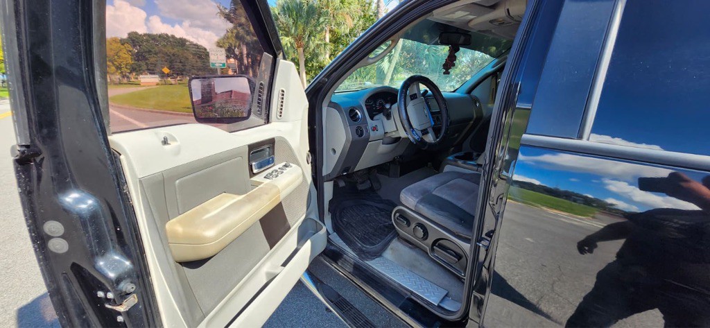 2005 Ford F-150 Image 12