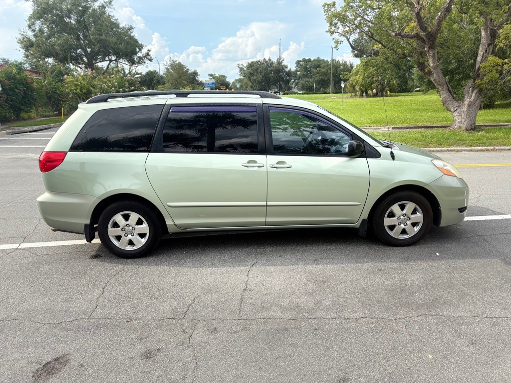 2007 Toyota Sienna Image 6