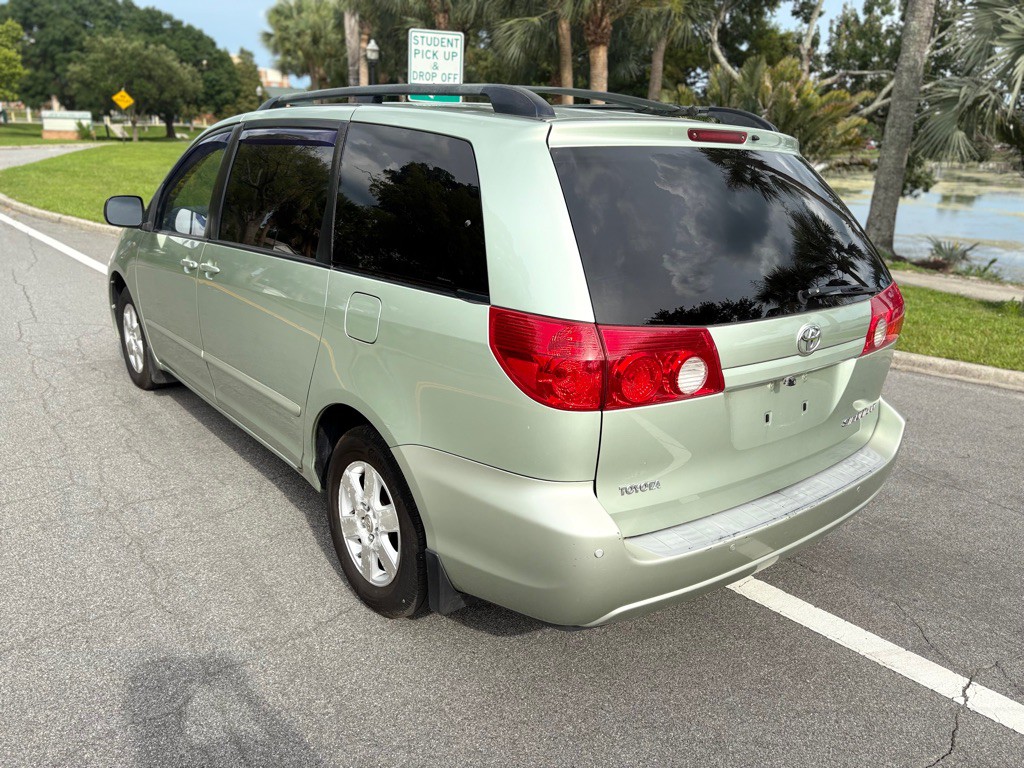 2007 Toyota Sienna Image 9