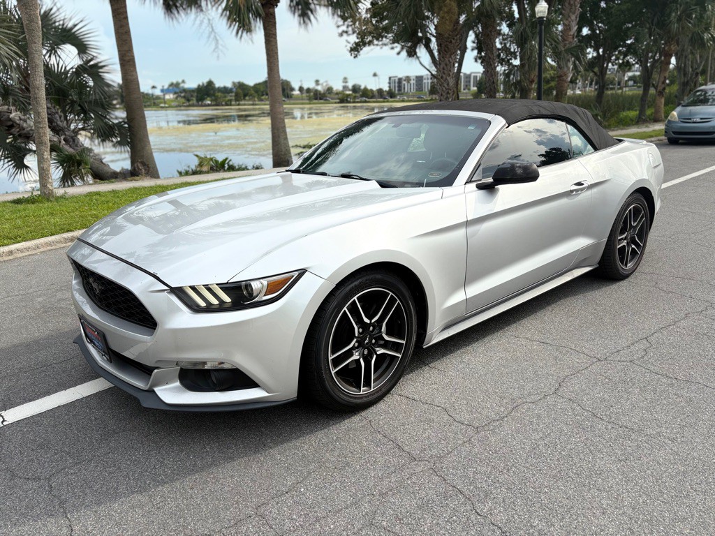 2015 Ford Mustang Image 2