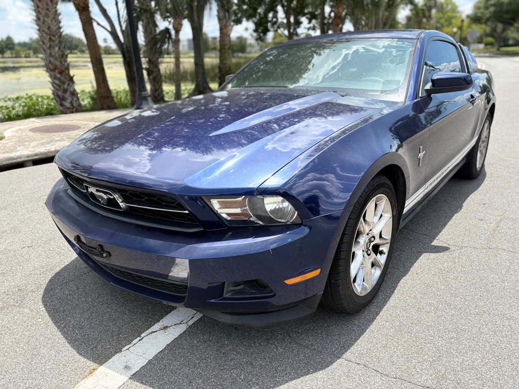2011 Ford Mustang Image 3