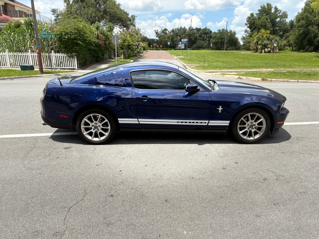 2011 Ford Mustang Image 6