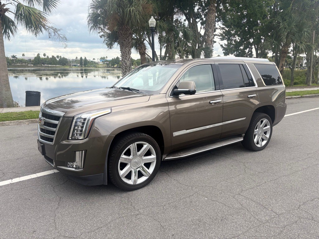 2015 Cadillac Escalade Image 3