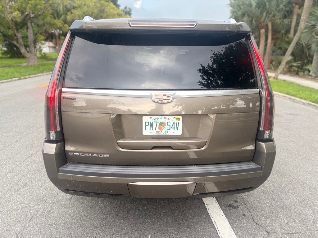 2015 Cadillac Escalade Image 8