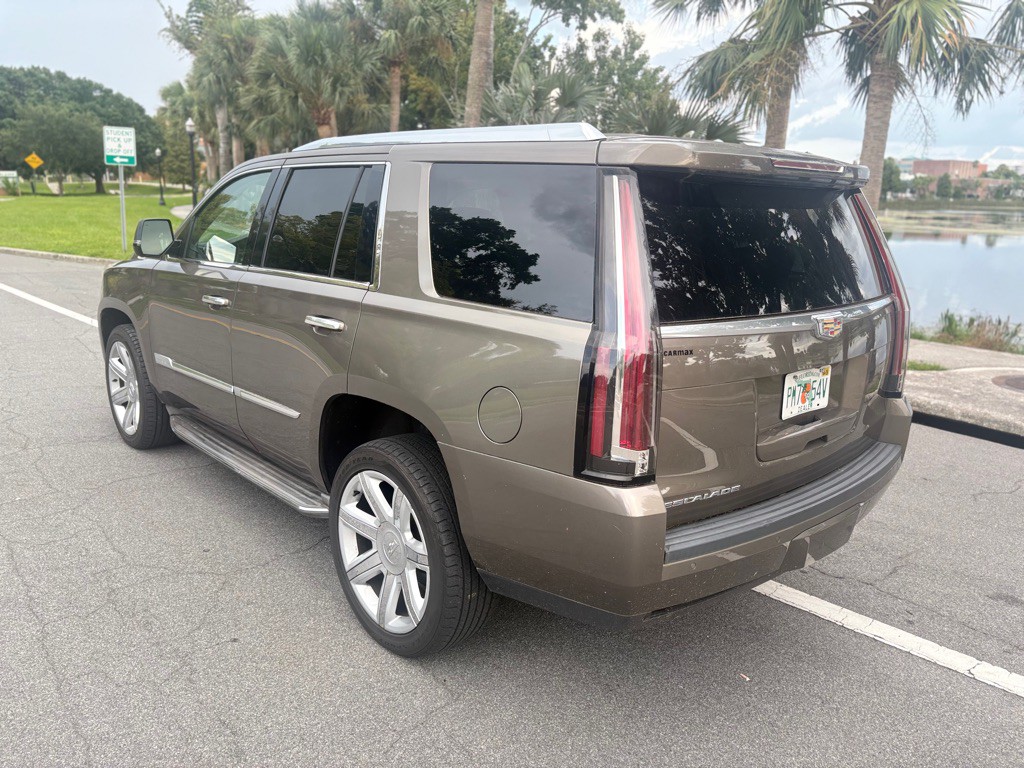 2015 Cadillac Escalade Image 9
