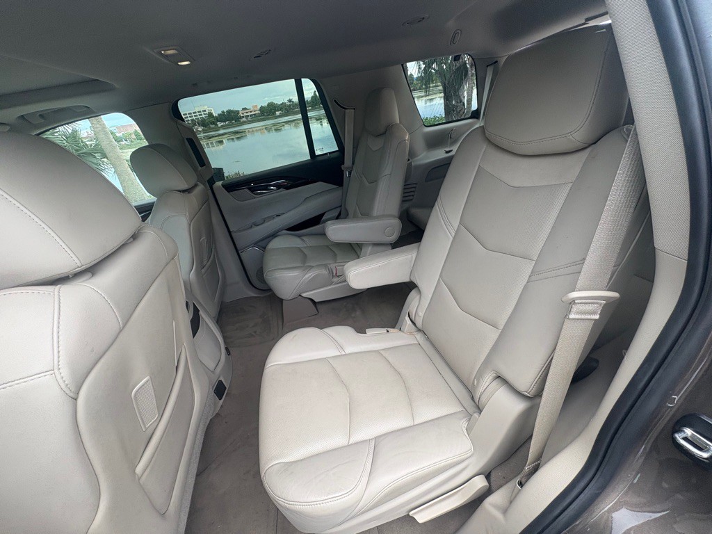 2015 Cadillac Escalade Image 10