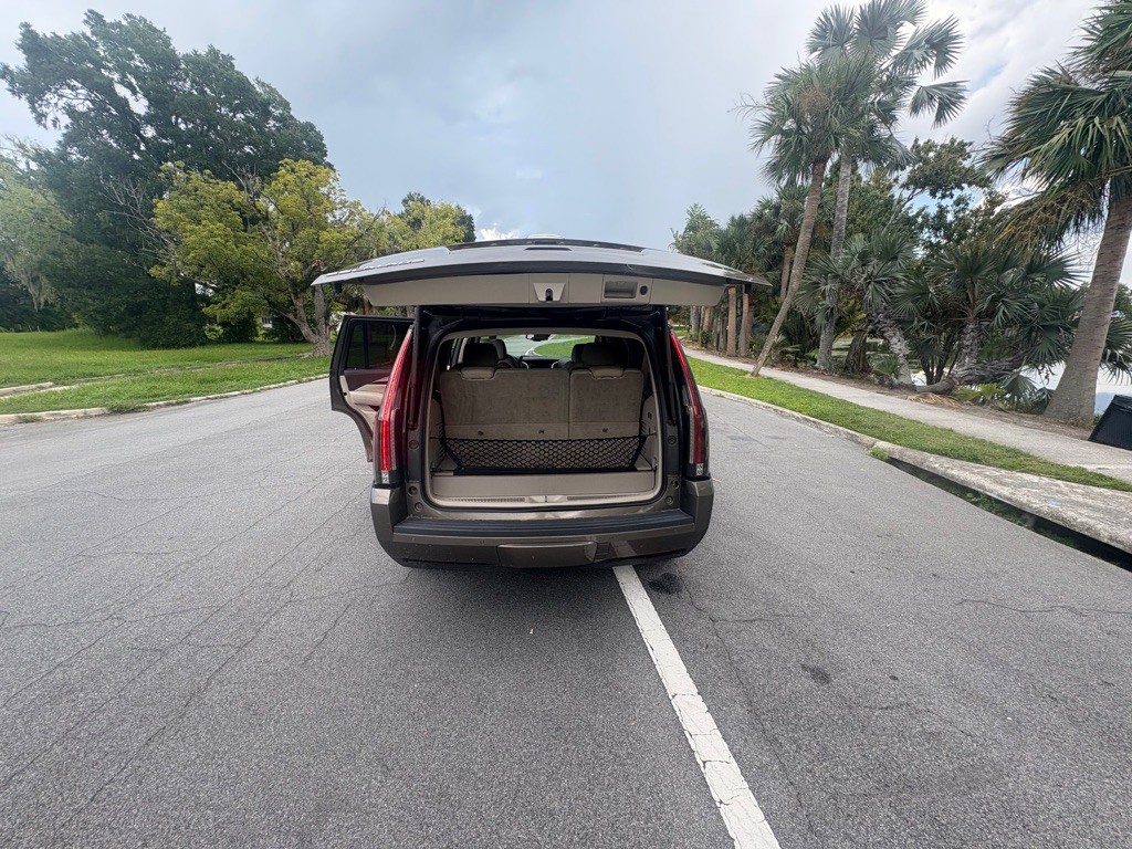 2015 Cadillac Escalade Image 14