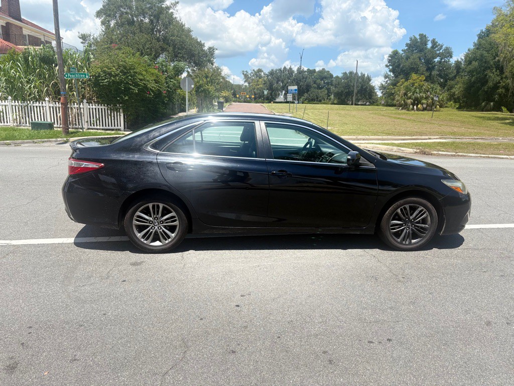 2016 Toyota Camry Image 6