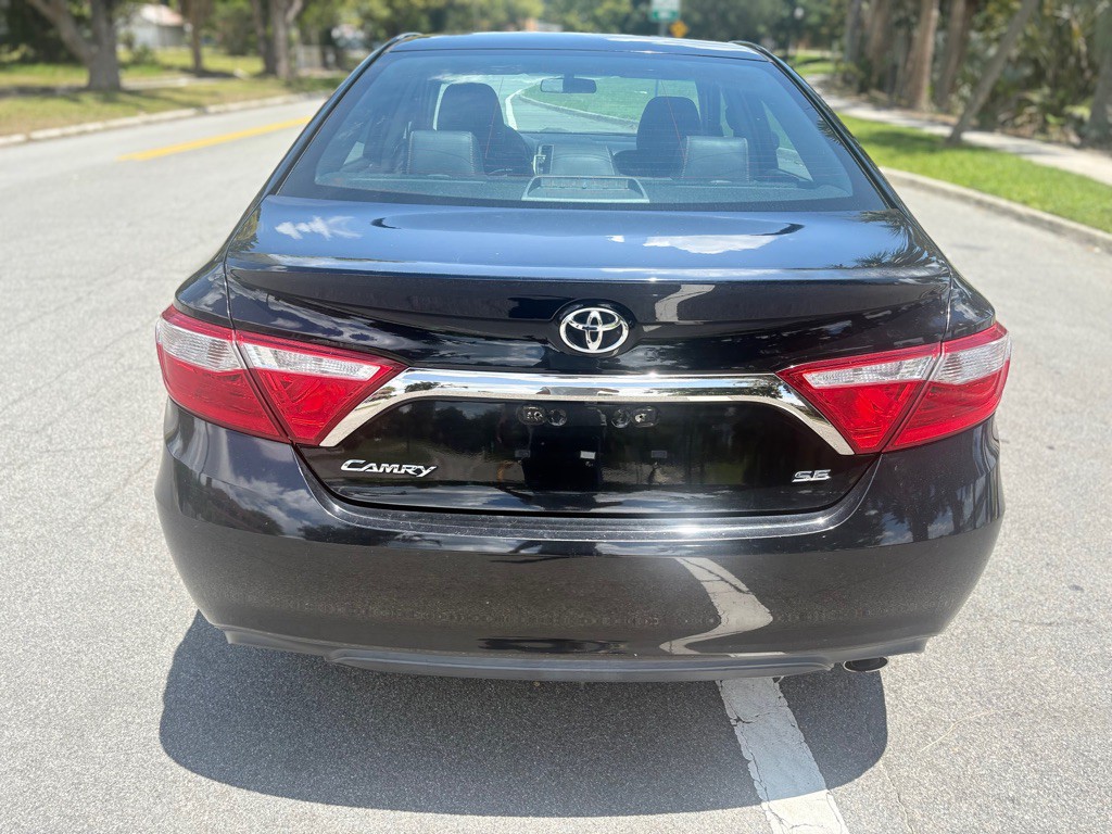 2016 Toyota Camry Image 8