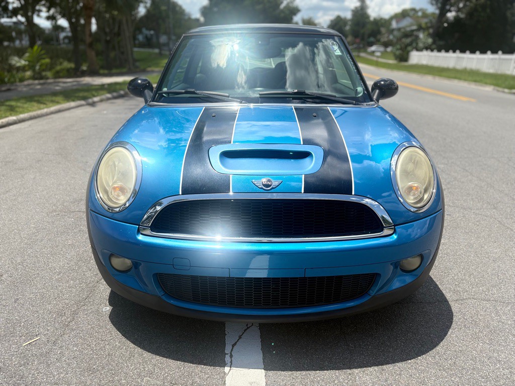 2010 MINI Cooper Image 4