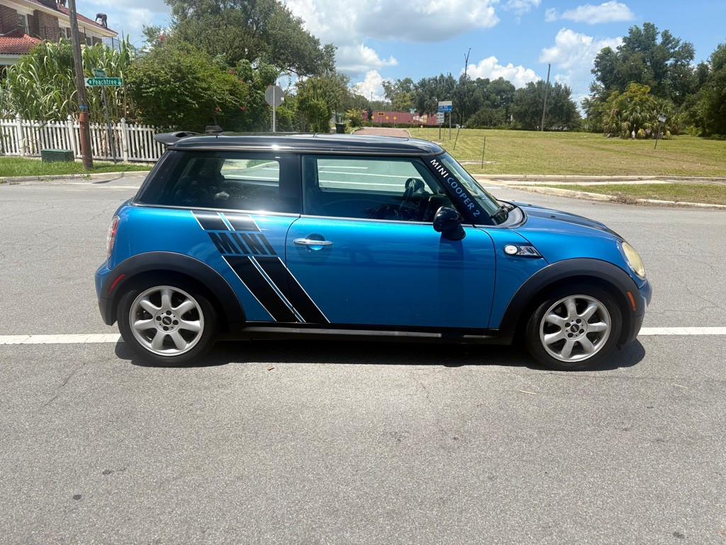 2010 MINI Cooper Image 6
