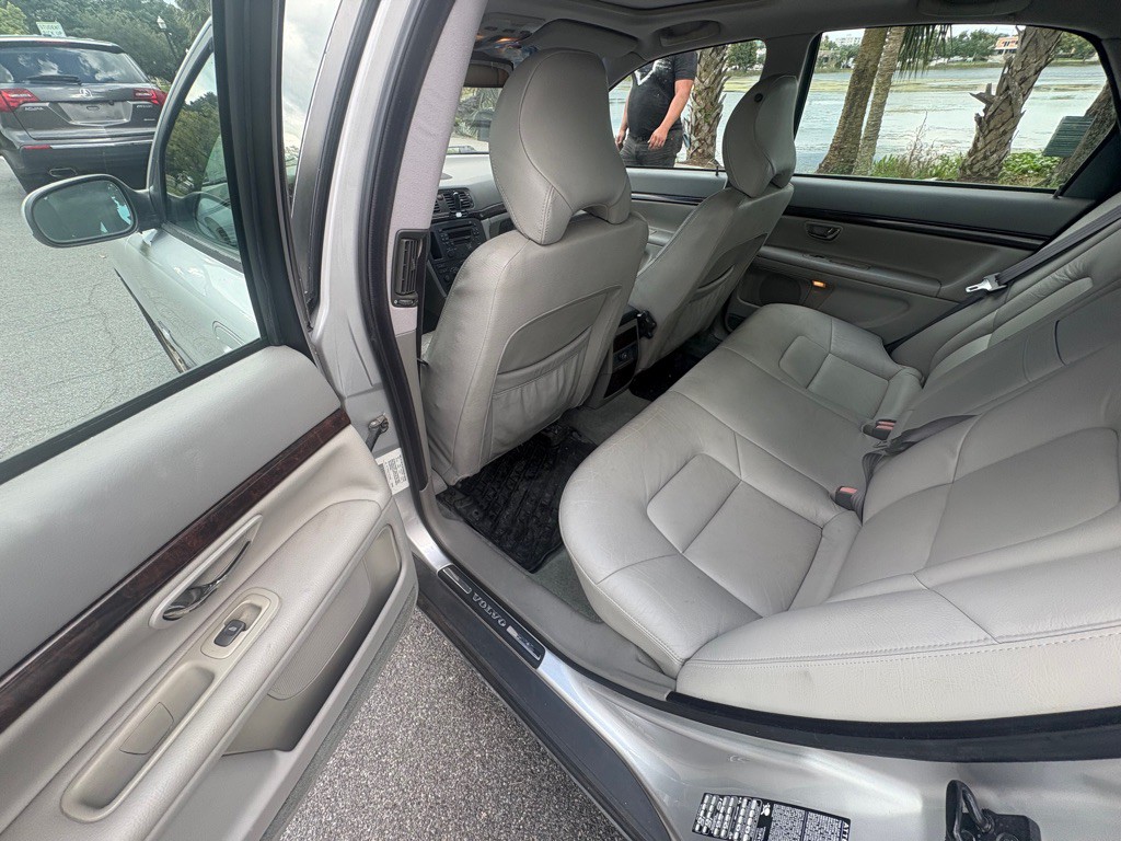 2001 Volvo S80 Image 10